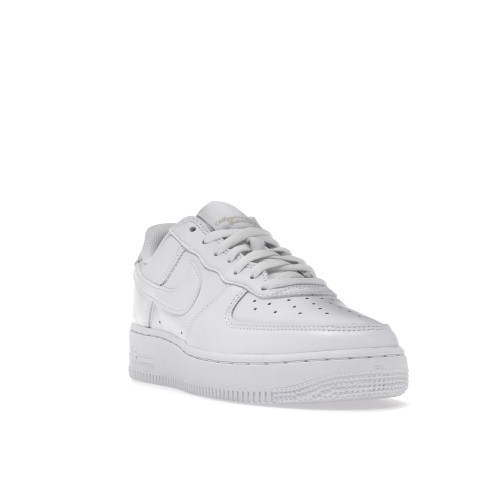 Кроссы Nike Air Force 1 07 Low Color of the Month Triple White - мужская сетка размеров
