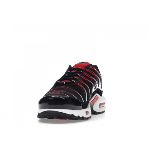 Кроссы Nike Air Max Plus Black White University Red (2022) - мужская сетка размеров