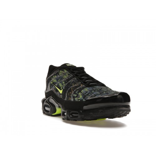 Кроссы Nike Air Max Plus Sustainable Black Volt - мужская сетка размеров