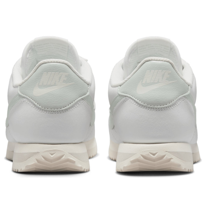 Nike Cortez Leather Summit White Light Silver (W) - женская сетка размеров Nike Cortez Leather Summit White Light Silver (W) - женская сетка размеров