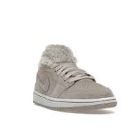 Женские Jordan 1 Low SE Sherpa Fleece (W)
