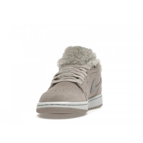 Кроссы Jordan 1 Low SE Sherpa Fleece (W) - женская сетка размеров