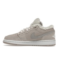 Женские Jordan 1 Low SE Sherpa Fleece (W)