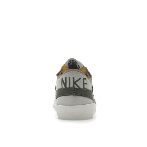 Кроссы Nike Blazer Low 77 Jumbo Sanddrift Medium Olive (W) - женская сетка размеров