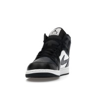 Jordan 1 Mid Off Noir Toe