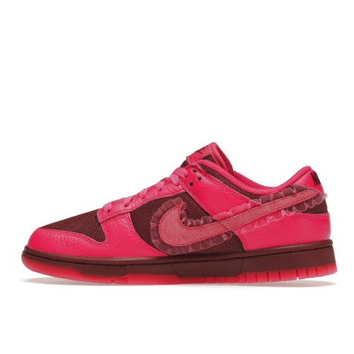 Кроссы Nike Dunk Low Valentines Day (2022) (W) - женская сетка размеров