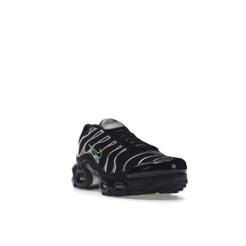 Подростковые кроссовки Nike Air Max Plus Black Green Strike Metallic Silver (GS) - подростковая сетка размеров