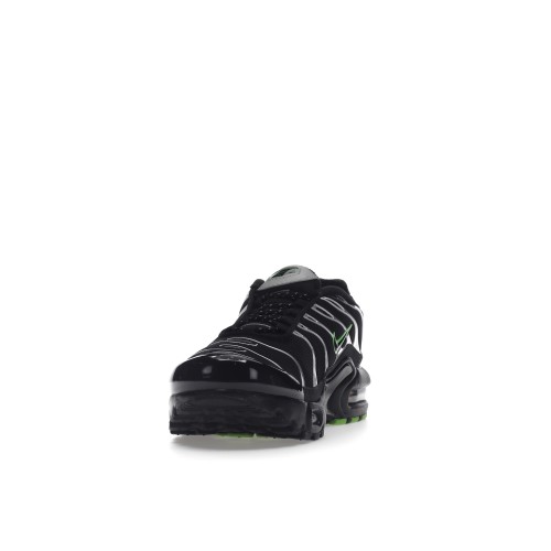 Подростковые кроссовки Nike Air Max Plus Black Green Strike Metallic Silver (GS) - подростковая сетка размеров