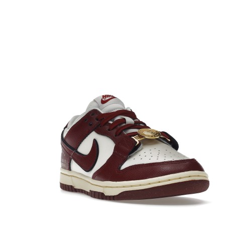 Кроссы Nike Dunk Low SE Sisterhood Sail Team Red (W) - женская сетка размеров