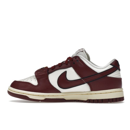 Кроссы Nike Dunk Low SE Sisterhood Sail Team Red (W) - женская сетка размеров