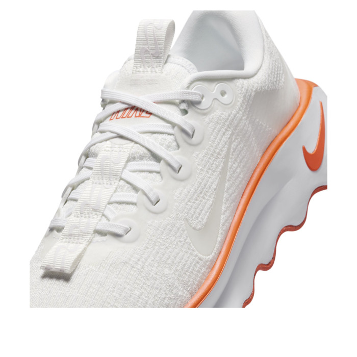 Nike Motiva White Summit White Turf Orange (W) - женская сетка размеров Nike Motiva White Summit White Turf Orange (W) - женская сетка размеров