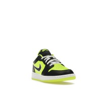Подростковые Jordan 1 Low SE Black Cat Volt (GS)