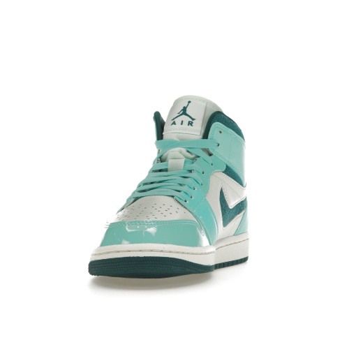 Кроссы Jordan 1 Mid Chenille Bleached Turquoise (W) - женская сетка размеров