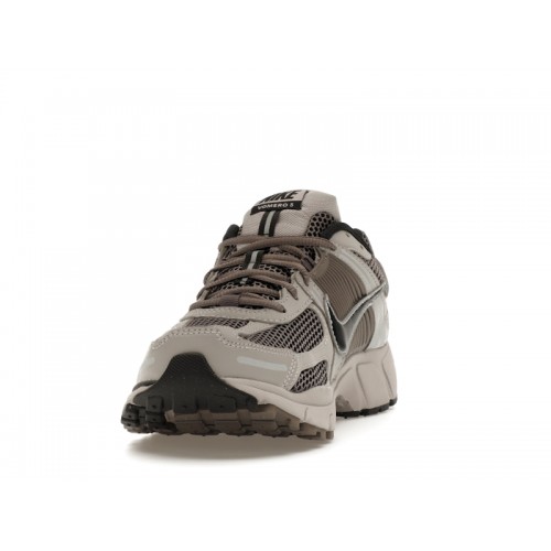 Nike Zoom Vomero 5 College Grey Cave Stone - мужская сетка размеров Nike Zoom Vomero 5 College Grey Cave Stone - мужская сетка размеров