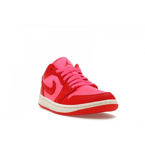 Кроссы Jordan 1 Low SE Pink Blast (W) - женская сетка размеров