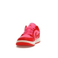 Женские Jordan 1 Low SE Pink Blast (W)