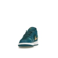 Подростковые Jordan 1 Low SE Geode Teal Metallic Gold (GS)