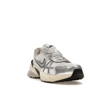 Женские кроссовки Nike V2K Run Summit White Metallic Silver (W)