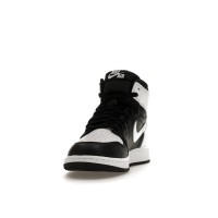 Подростковые Jordan 1 Retro High OG Black White (GS)