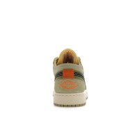 Подростковые Jordan 1 Low SE Sky J Light Olive (GS)