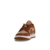Женские Jordan 1 Low SE Legend Coffee (W)