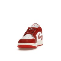 Подростковые Jordan 1 Low SE Dune Red (GS)