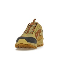 Кроссовки Nike Air Humara Buff Gold