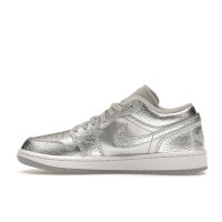 Женские Jordan 1 Low SE Metallic Silver (W)