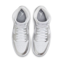 Женские Jordan 1 Mid SE Metallic Silver (W)