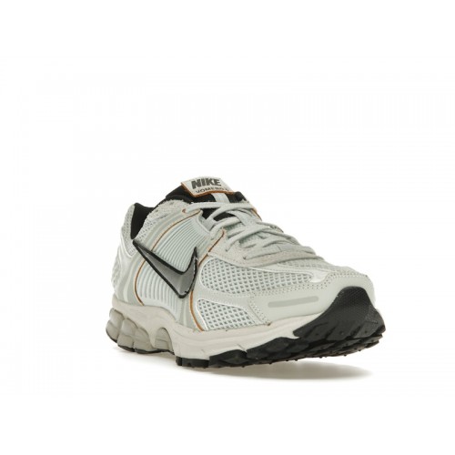 Nike Zoom Vomero 5 Light Silver Chrome (W) - женская сетка размеров Nike Zoom Vomero 5 Light Silver Chrome (W) - женская сетка размеров