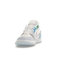 Женские Jordan 1 Low SE Emerald Rise (W)