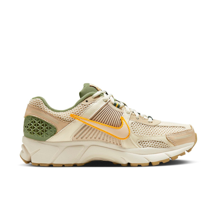 Nike Zoom Vomero 5 Sail Laser Orange Medium Olive (W) - женская сетка размеров Nike Zoom Vomero 5 Sail Laser Orange Medium Olive (W) - женская сетка размеров