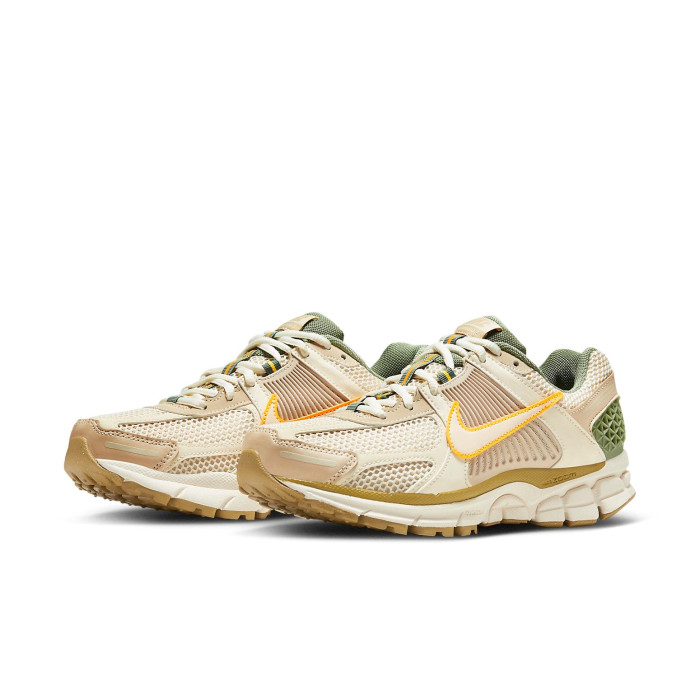 Nike Zoom Vomero 5 Sail Laser Orange Medium Olive (W) - женская сетка размеров Nike Zoom Vomero 5 Sail Laser Orange Medium Olive (W) - женская сетка размеров