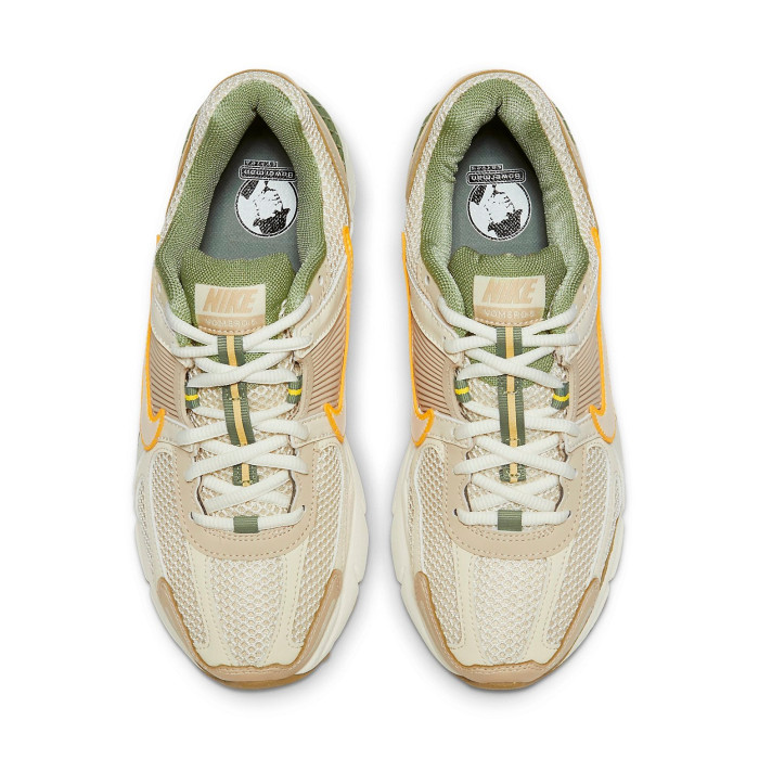 Nike Zoom Vomero 5 Sail Laser Orange Medium Olive (W) - женская сетка размеров Nike Zoom Vomero 5 Sail Laser Orange Medium Olive (W) - женская сетка размеров