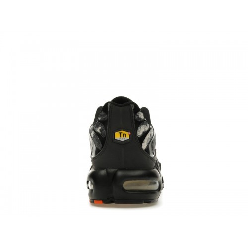 Кроссы Nike Air Max Plus Camo Black Safety Orange - мужская сетка размеров