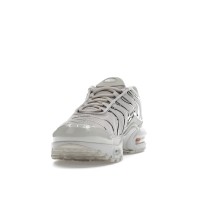 Подростковые Nike Air Max Plus Light Iron Ore Gym Red Smoke Grey Metallic Silver (GS)
