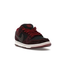 Nike SB Dunk Low Riot Skateshop