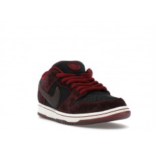 Nike SB Dunk Low Riot Skateshop