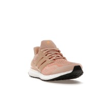 Женские кроссовки adidas Ultra Boost 5.0 DNA Halo Blush (W)