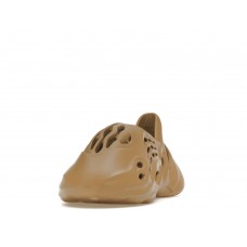 adidas Yeezy Foam RNR Clay Taupe