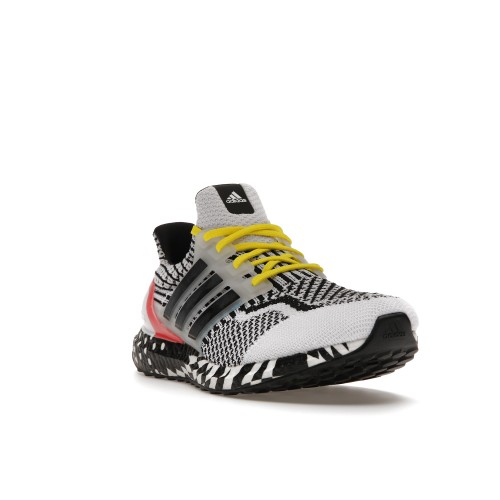 Кроссы adidas Ultra Boost 5.0 DNA Multi Patern White Turbo - мужская сетка размеров