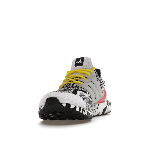 Кроссы adidas Ultra Boost 5.0 DNA Multi Patern White Turbo - мужская сетка размеров