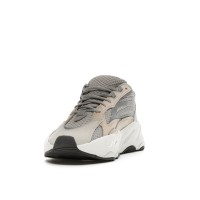 Кроссовки adidas Yeezy Boost 700 V2 Cream