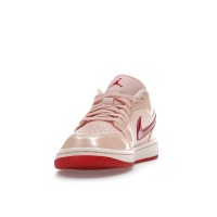 Женские Jordan 1 Low Patent Valentines Day (W)
