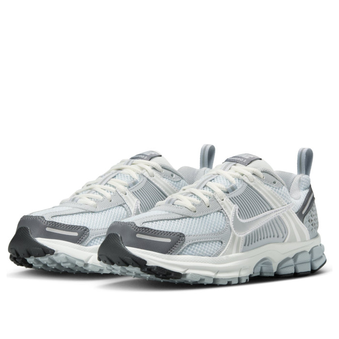Nike Air Zoom Vomero 5 GS Pure Platinum Metallic Silver - подростковая сетка размеров Nike Air Zoom Vomero 5 GS Pure Platinum Metallic Silver - подростковая сетка размеров