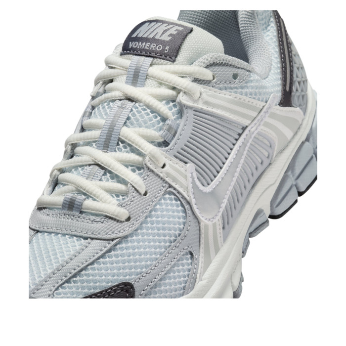 Nike Air Zoom Vomero 5 GS Pure Platinum Metallic Silver - подростковая сетка размеров Nike Air Zoom Vomero 5 GS Pure Platinum Metallic Silver - подростковая сетка размеров