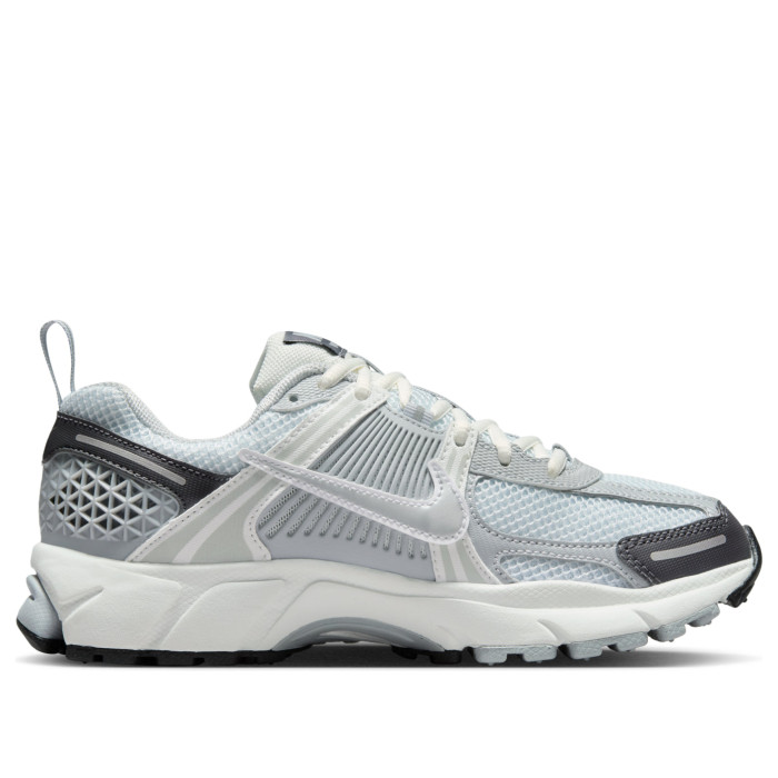 Nike Air Zoom Vomero 5 GS Pure Platinum Metallic Silver - подростковая сетка размеров Nike Air Zoom Vomero 5 GS Pure Platinum Metallic Silver - подростковая сетка размеров