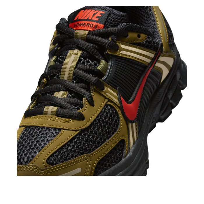 Nike Vomero 5 GS Black/Olive Flak/Quantum Moss/Picante Red - подростковая сетка размеров Nike Vomero 5 GS Black/Olive Flak/Quantum Moss/Picante Red - подростковая сетка размеров