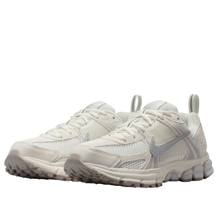 Nike Air Zoom Vomero 5 GS Sail Metallic Silver Vast Grey - подростковая сетка размеров Nike Air Zoom Vomero 5 GS Sail Metallic Silver Vast Grey - подростковая сетка размеров