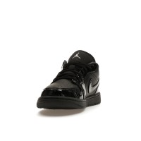 Женские Jordan 1 Low SE Patent Elephant Black (W)